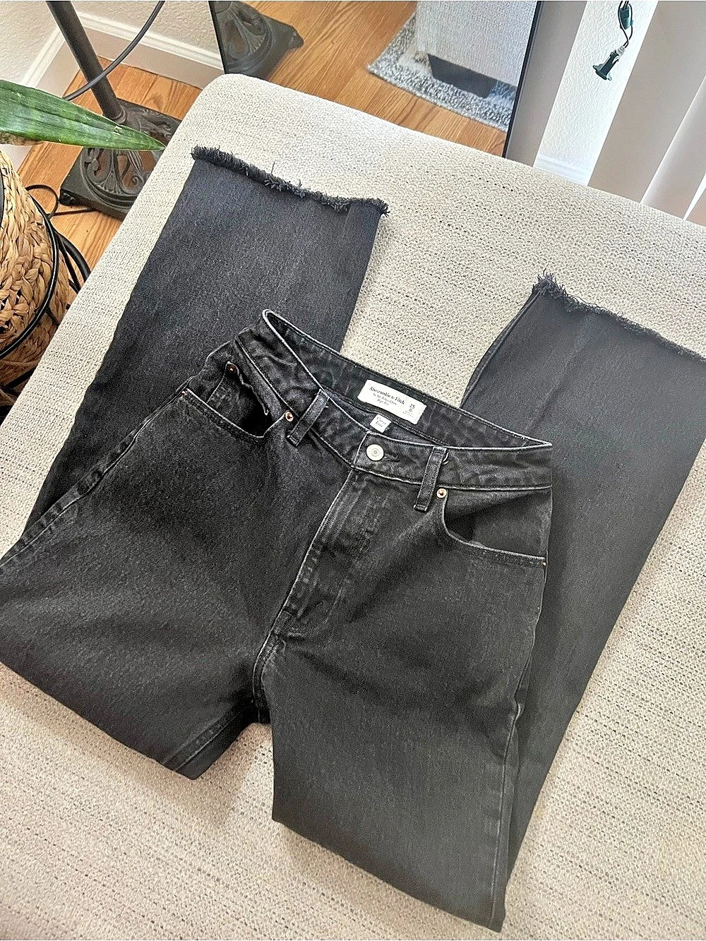 Abercrombie & Fitch Curve Love The 90s Relaxed Jean High Rise